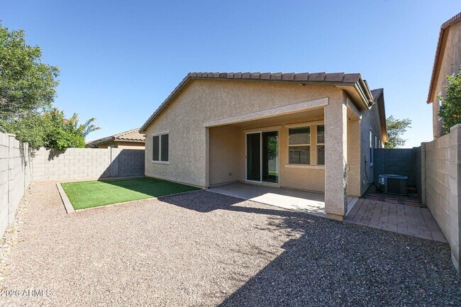 Building Photo - 12041 W Cottontail Ln