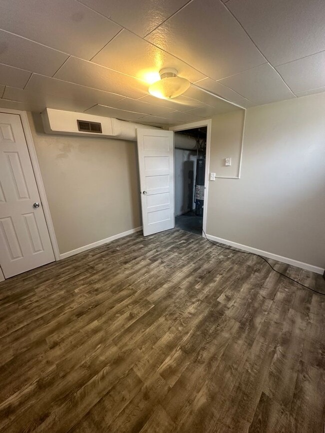 Building Photo - Ready Middle of January! Two bedrooms, one quarter bathroom home, pet friendly, central air!