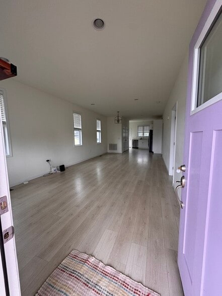Building Photo - 321 Hemlock Cir