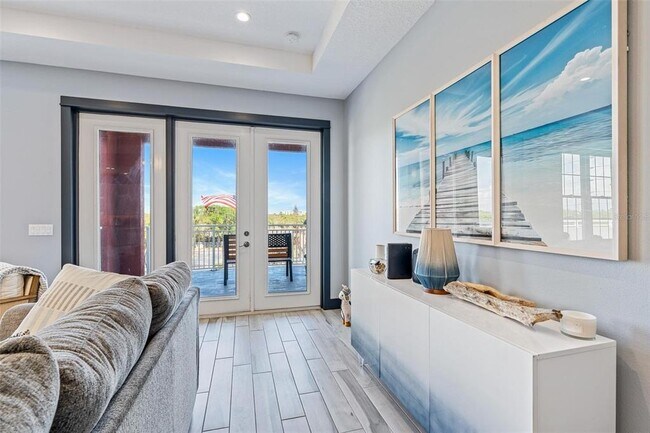 Building Photo - 701 E 3rd Ave