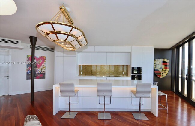 Building Photo - 1000 W Island Blvd