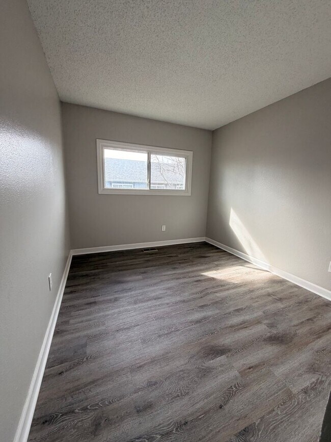 Building Photo - 219 N Race St