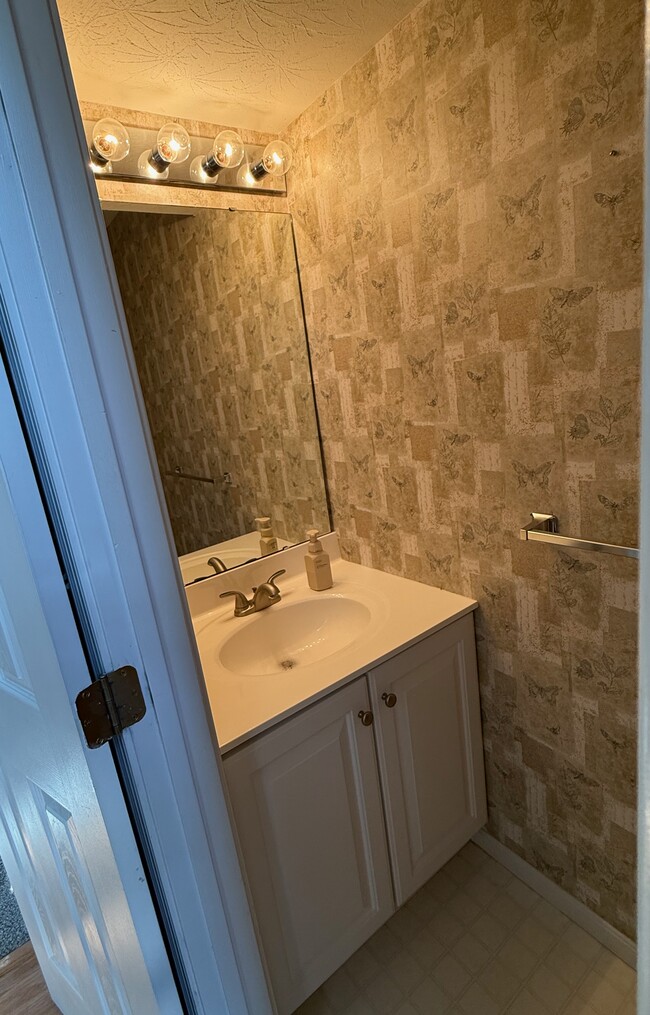 Powder Room - 6560 Brier Lake Rd