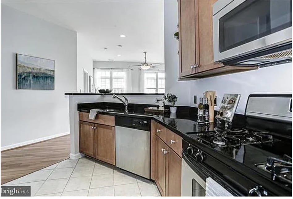 Building Photo - 309 Holland Ln