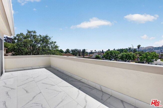 Building Photo - 31076 Via San Vicente