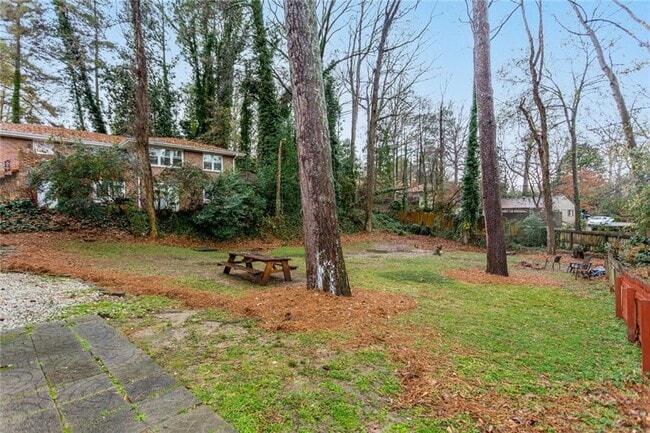 Building Photo - 1138 Arlington Pkwy NE