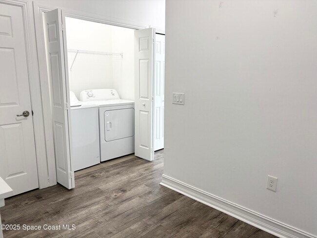 Building Photo - 1455 Isabella Dr