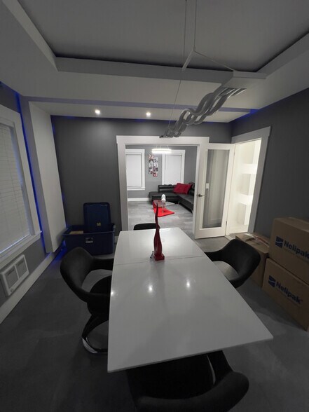 Building Photo - 107 Summer St