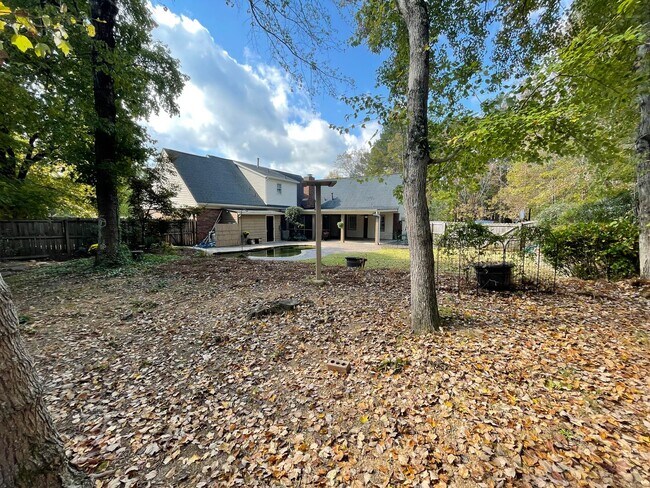 Building Photo - Large 4/4 House in Maplewood $2,650