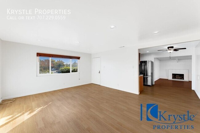 Building Photo - Beautifully updated home with solar panels...