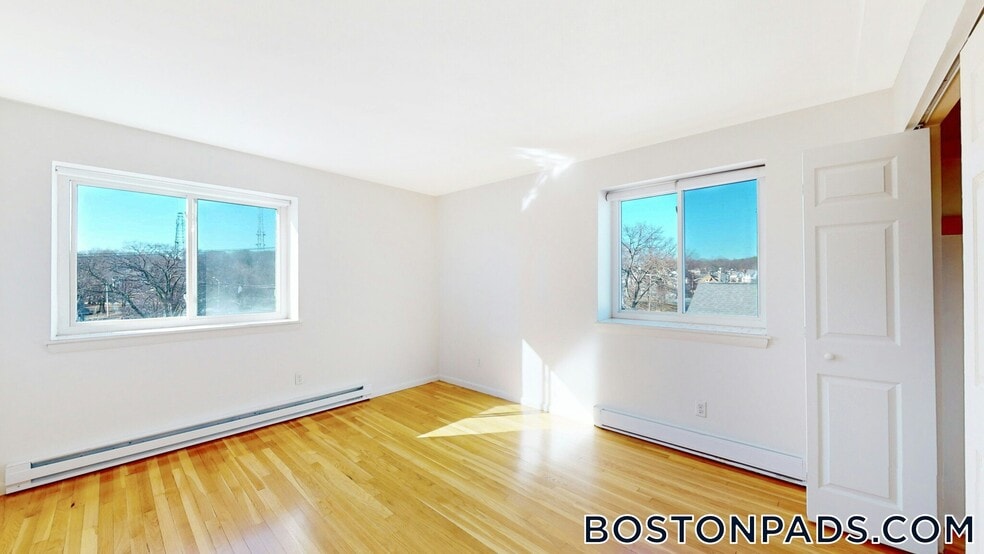 Primary Photo - 525 Highland Ave