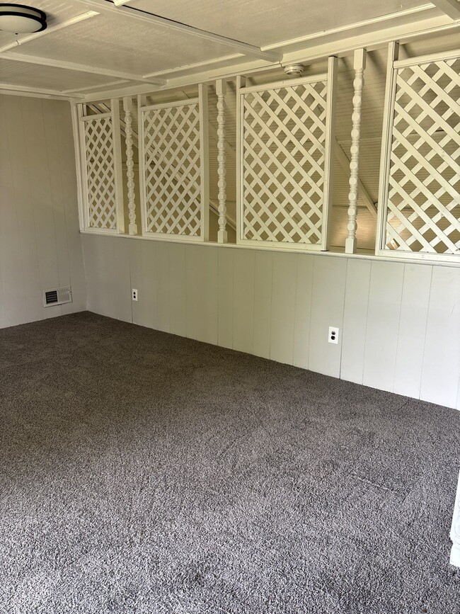 Building Photo - 211 Nance St