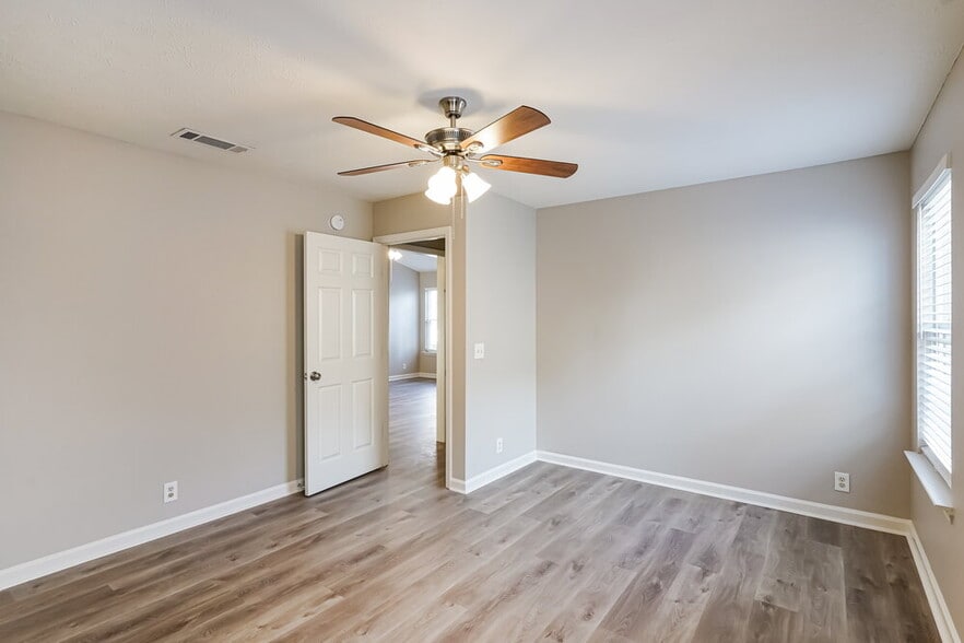 Building Photo - 7016 S Hampton Blvd