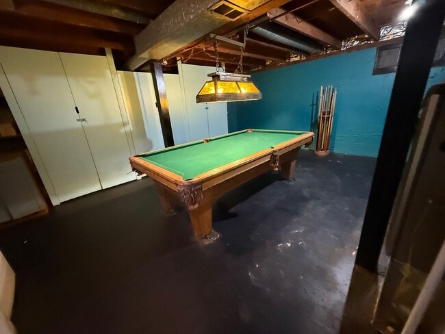 Building Photo - Vintage Urban Farmhouse 3 Bd 1 Bath home! Large bonus room & Balcony!  Surrounded by trees on lar...