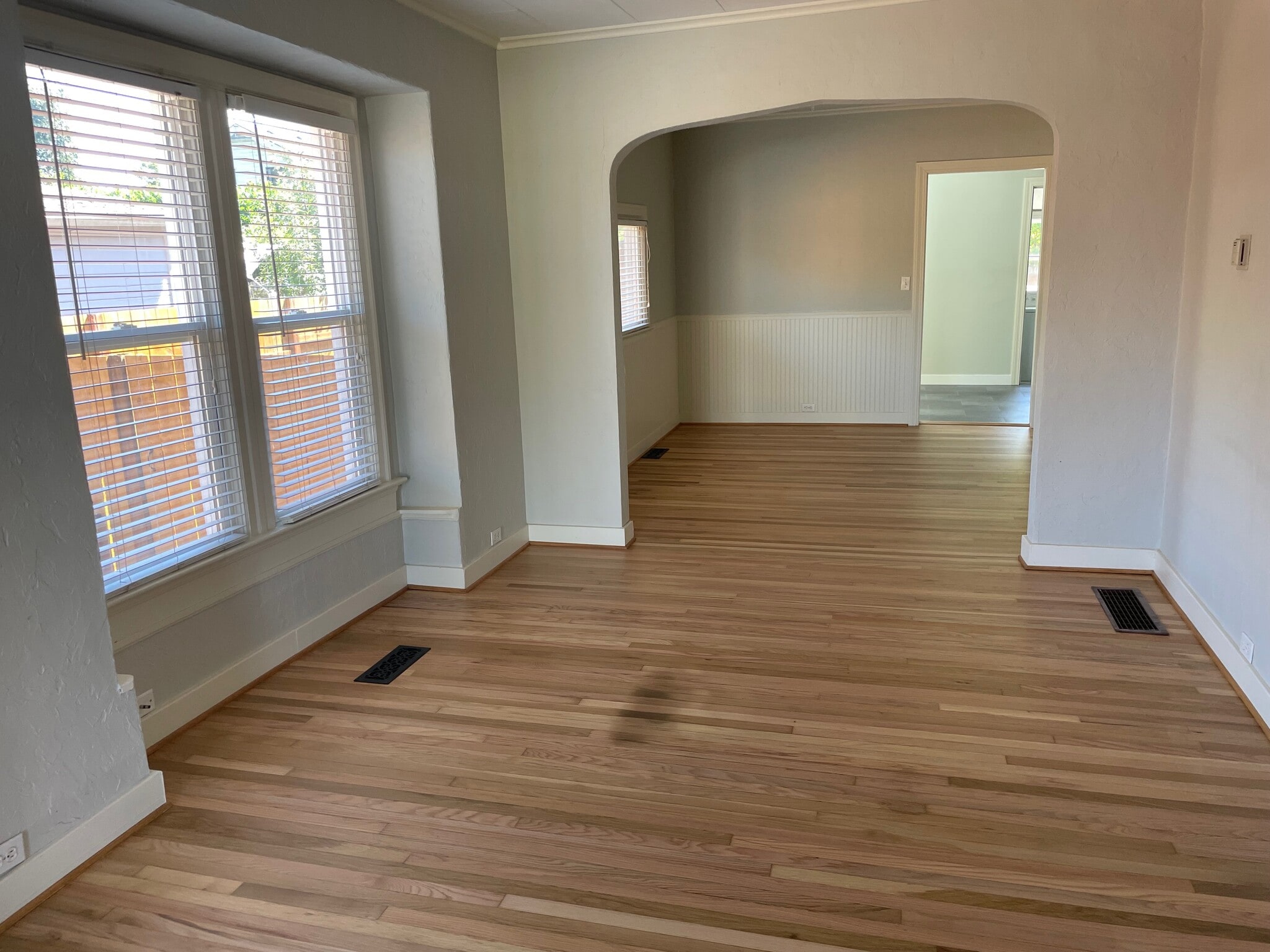 Living/Dining room - 314 NE 72nd Ave