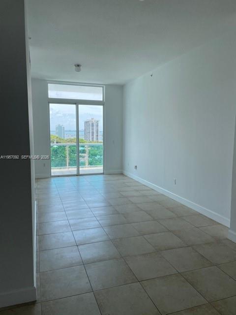 Building Photo - 1723 SW 2nd Ave