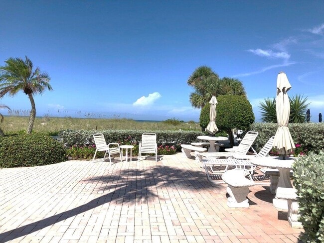 Building Photo - Venice, FL 1BD + Den/2BA Condo in Sea Villas