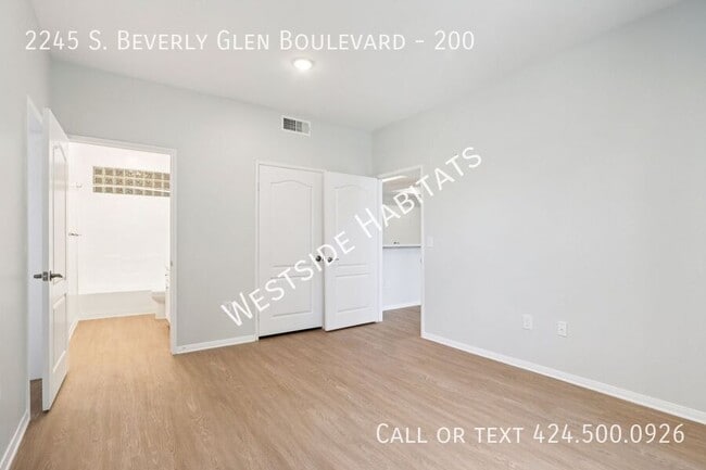 Building Photo - 2245 S Beverly Glen Blvd