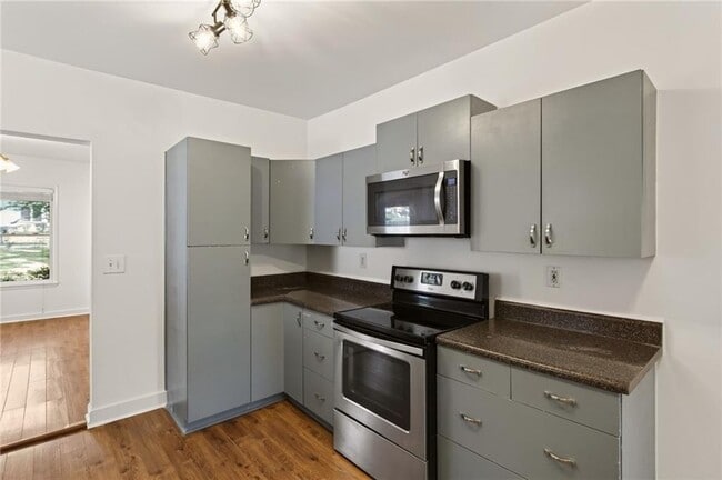Building Photo - 1801 Evans Dr SW