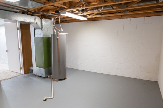 Building Photo - 7778 Deercrest Ct