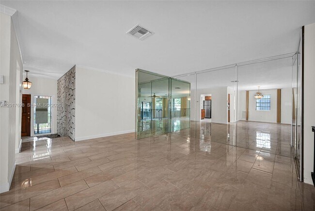Building Photo - 244 NW 43rd St