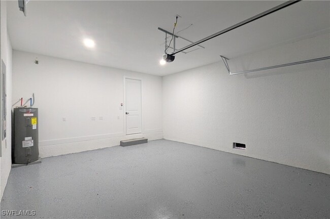 Building Photo - 4325 NW 31st St