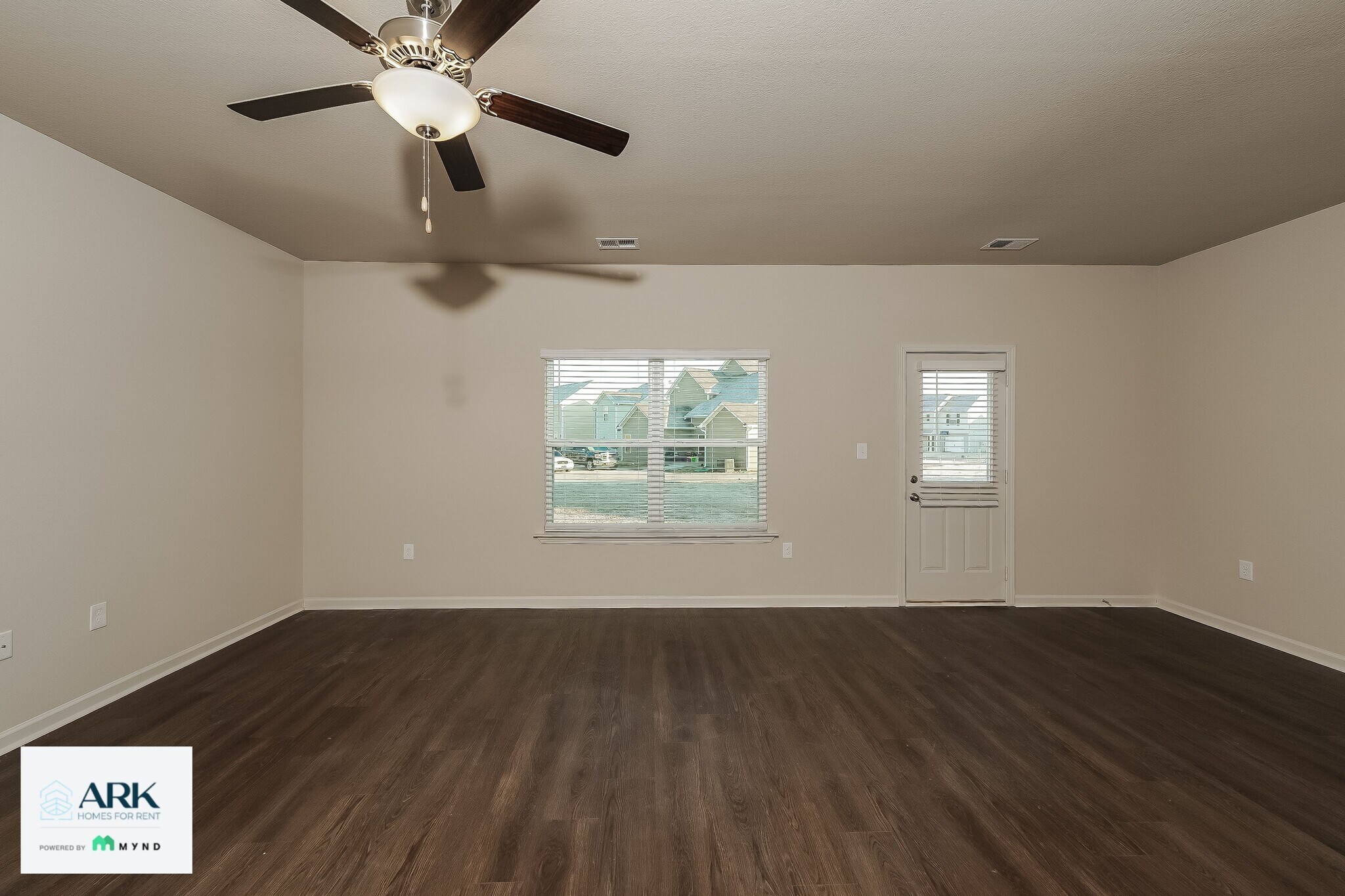 Building Photo - 450 Clover Cir
