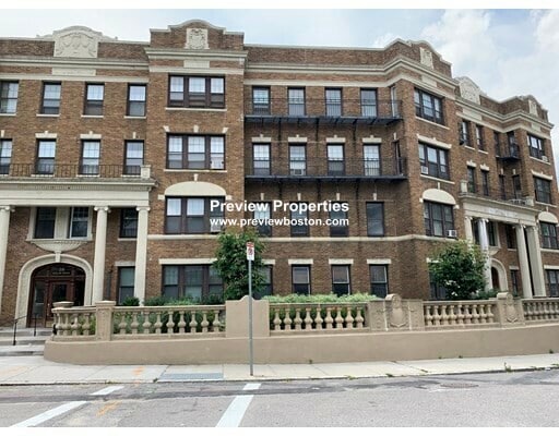 Building Photo - 32 Sidlaw Rd