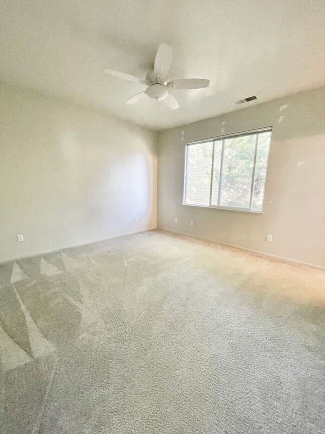 Building Photo - Great 2 bed, 2 bath, 2-story end-unit Condo in Rincon Valley!