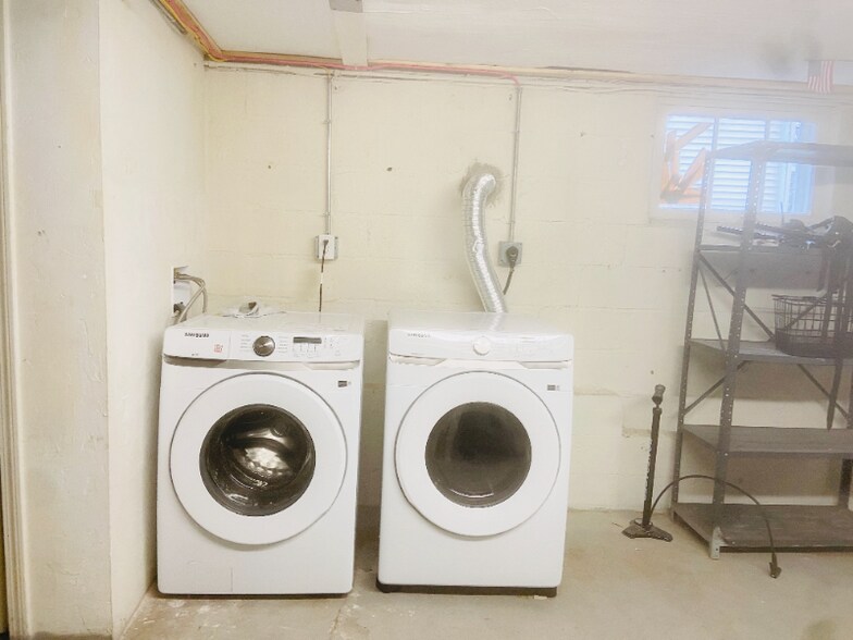 Building Photo - 46-48-48 Moulton Rd