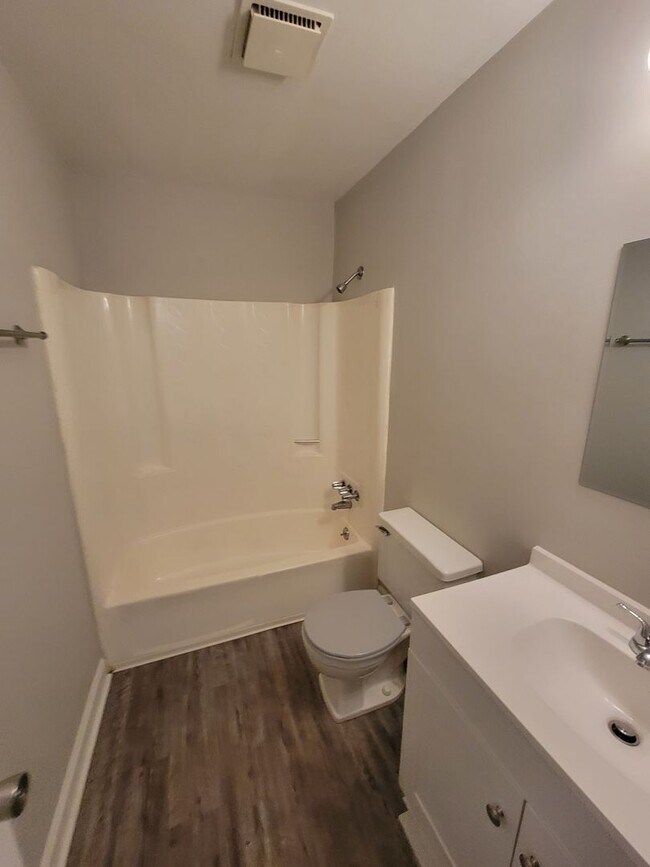 Building Photo - ~1530 Whitney Street