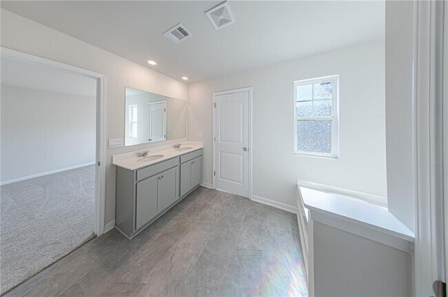 Building Photo - 2473 Bayberry St