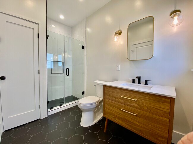 Building Photo - 3705 Arlington Ave