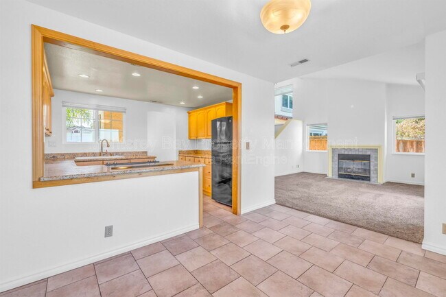 Building Photo - 143 Seal Ct