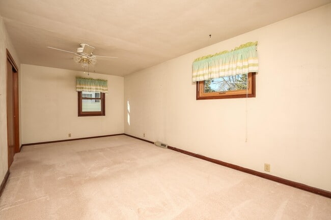 Building Photo - 1705 Elmwood Dr