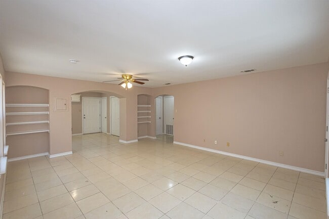 Building Photo - 227 Malaga Dr