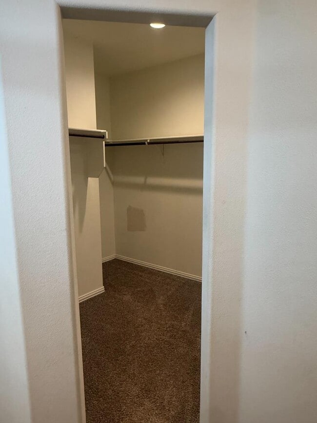 Building Photo - 6911 Brisco Rd