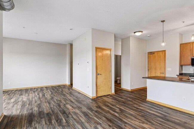 Building Photo - 4525 Park Commons Dr