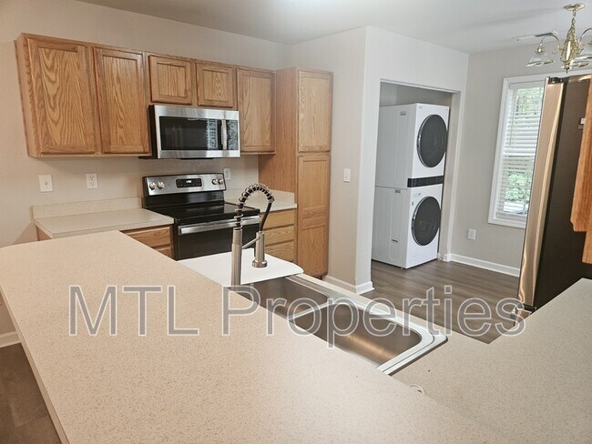 Building Photo - 2604 Cochrane Dr