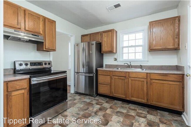 Building Photo - 3 br, 1 bath House - 3871 Lytle Cir