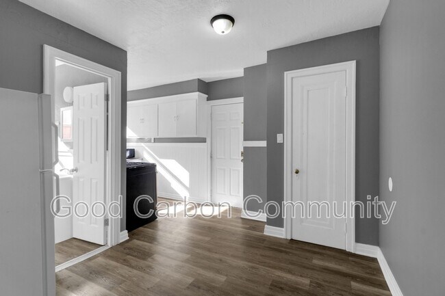 Building Photo - 326 Elmwood Ave