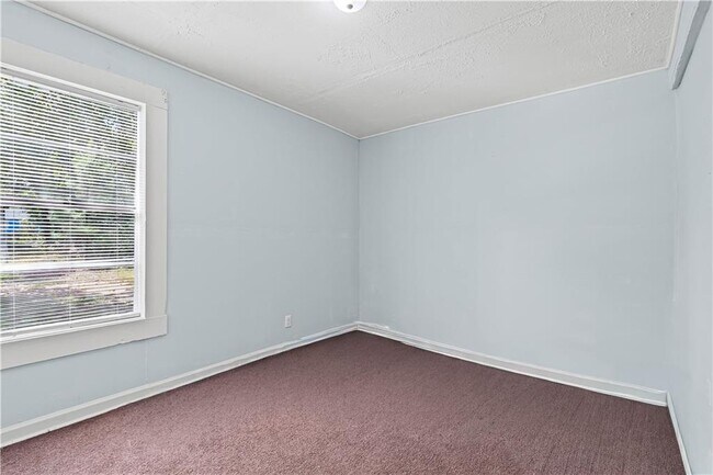 Building Photo - 2063 N Gimon Cir