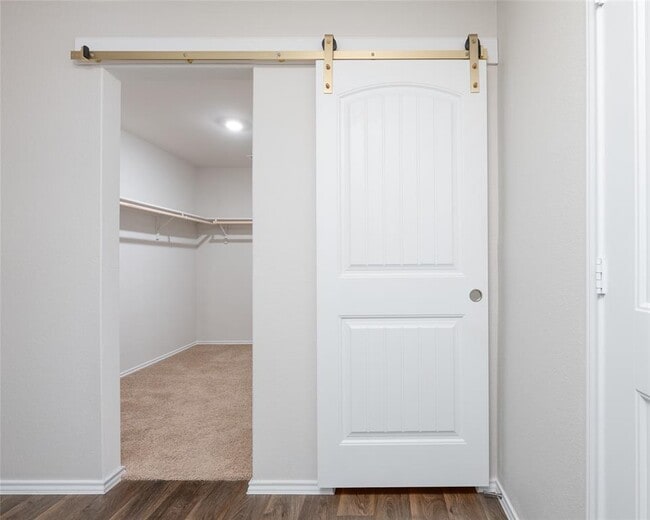 Building Photo - 105 Black Wolf Run