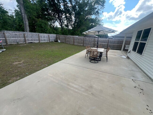 Building Photo - Woodlands 4 bed 2 bath gem !