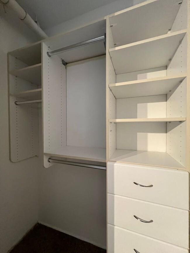 Building Photo - Amazing condo in historic Bennie Dillon Building