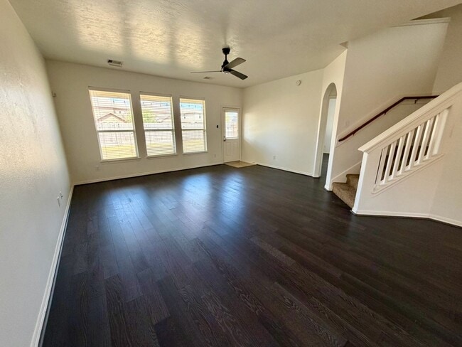 Building Photo - 26922 Henson Falls Dr