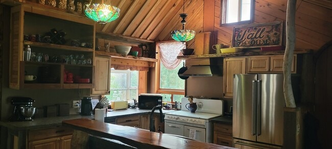 Building Photo - 1172 Old Town Loop Rd