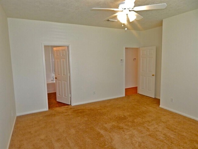 Building Photo - 26872 Monarch Manor Ln