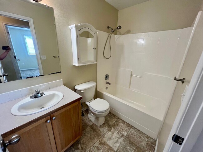 Building Photo - 16426 N Asbury Dr