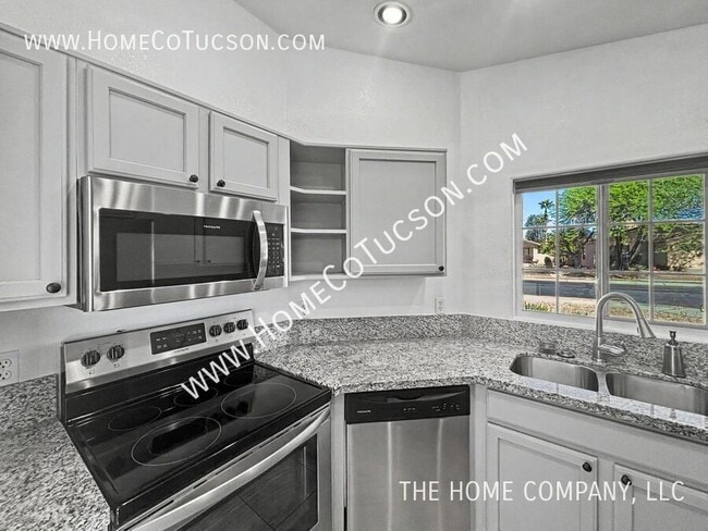 Building Photo - 6619 W Wenden Way